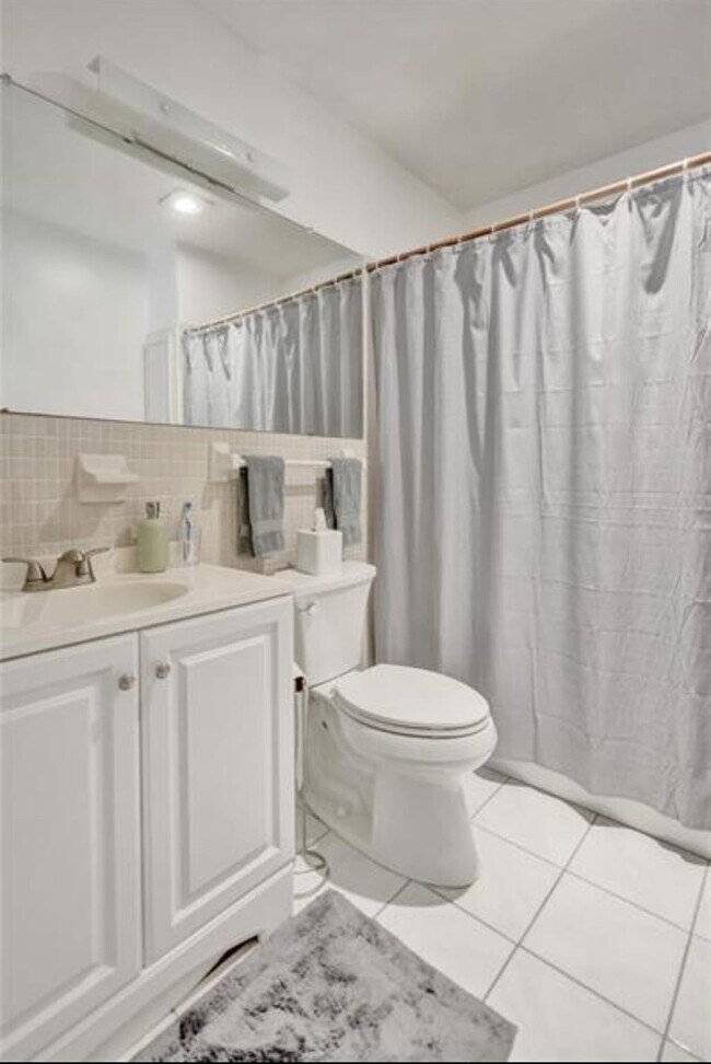 Building Photo - 6750 NE 21st Rd