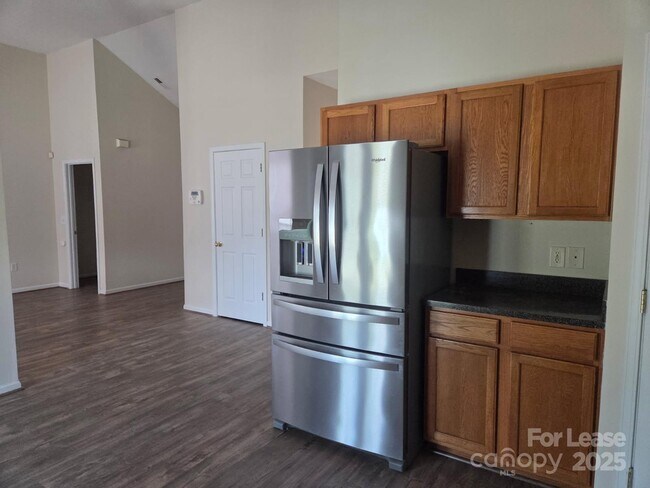 Building Photo - 924 Harbour View Cove NE