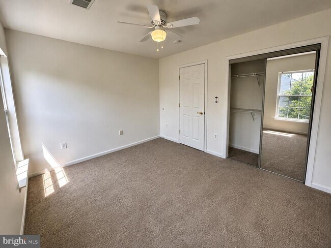 Building Photo - 8646 Royal Worcester Ln