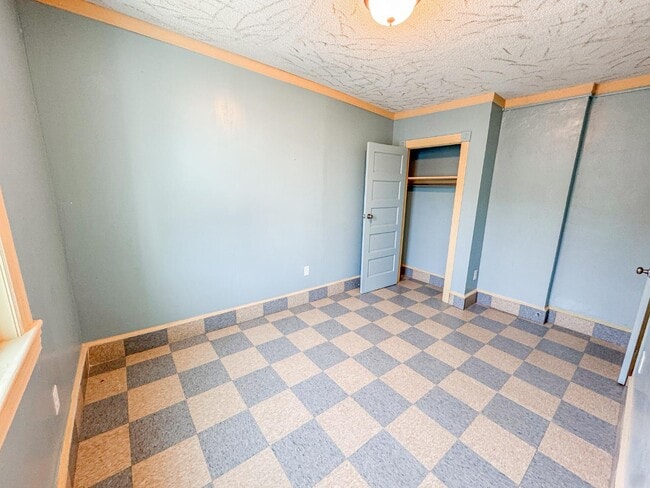 Building Photo - 1104 Adriatic Ave