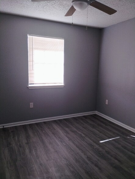 Building Photo - 12240 Jackson Rd