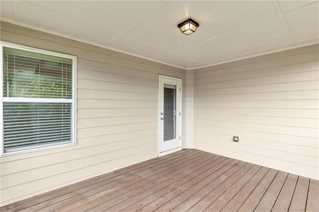 Building Photo - 3295 Carrick Rd
