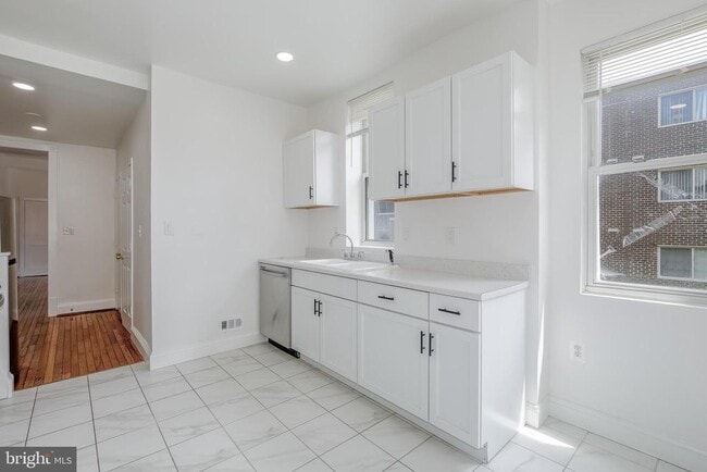 Building Photo - 3002 13th St NW