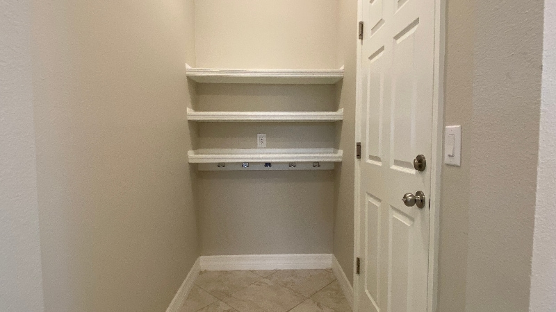 Building Photo - 2066 Cresswell St