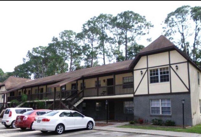 Primary Photo - 3029 Sir Hamilton Cir