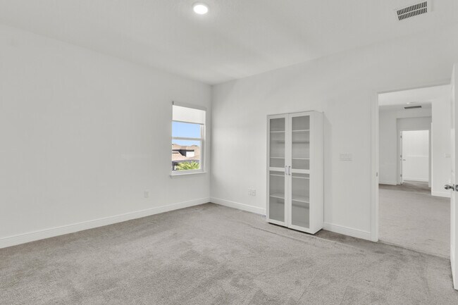 Building Photo - 5404 Golden Apple Dr