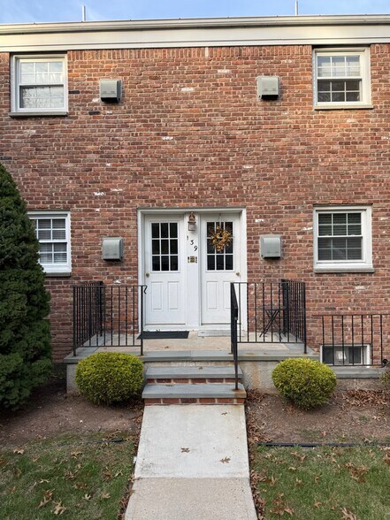 Building Photo - 139 Ridge Rd