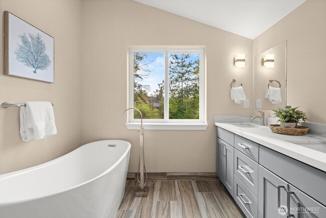 Building Photo - 6417 Ellis Ave S