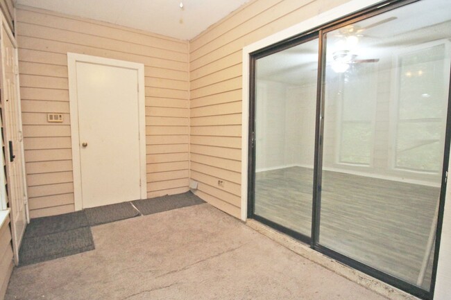 Building Photo - 2 Bedroom, 2 Bath Condo at Village Creek -...