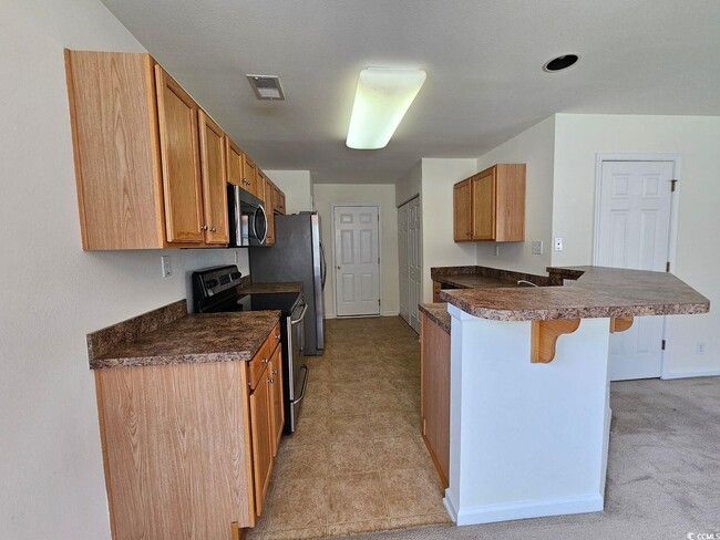 Building Photo - 338 Junco Cir