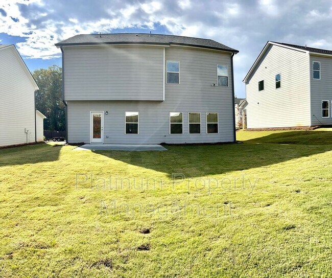 Building Photo - 4579 Silver Oak Dr