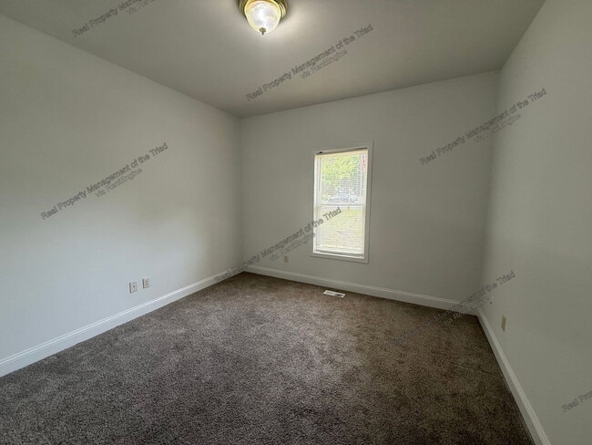 Building Photo - 2200 Eider Ct