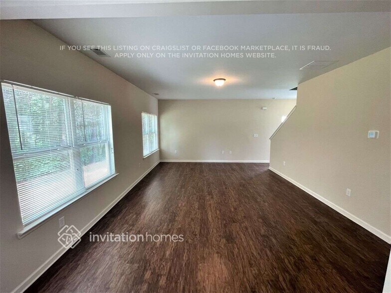 Building Photo - 2445 Valley Creek Dr