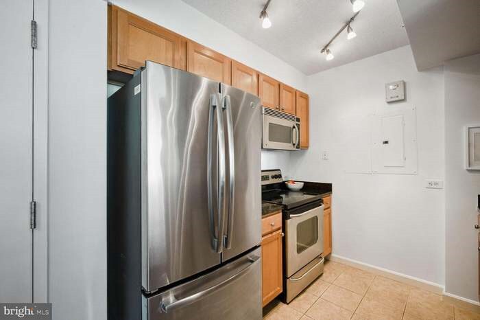 Building Photo - 880 N Pollard St