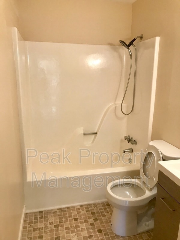 Building Photo - 12222 Poplar Forest Dr