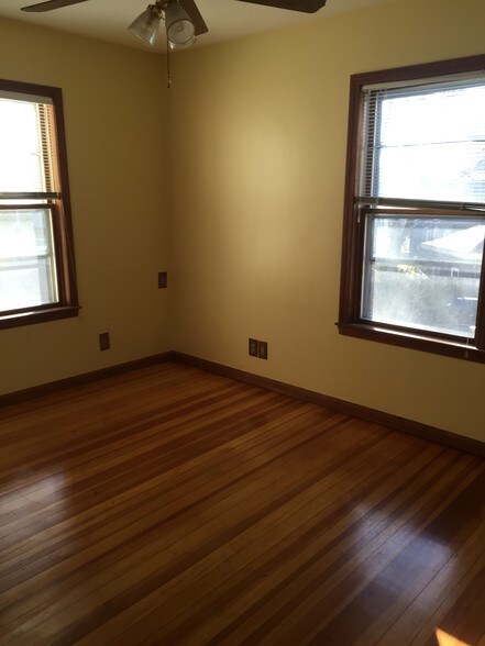 br 2nd fl - 15 Norfolk Ave