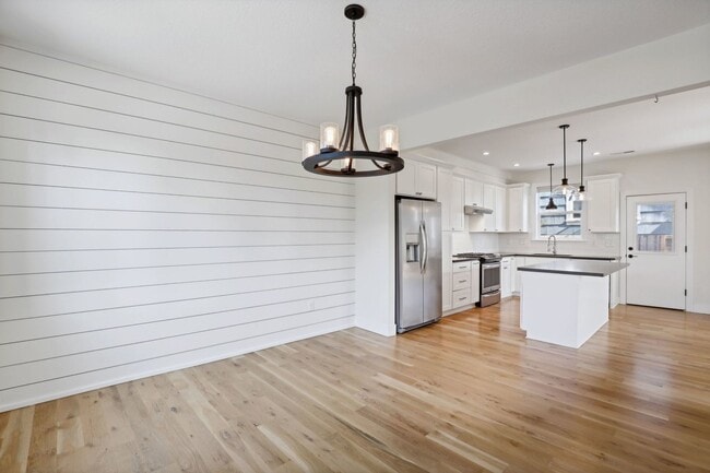 Building Photo - DESIRABLE CRESTON-KENILWORTH / CORNER LOT, LUXURY 4 BEDROOM, TWO EN-SUITES W/FULL BATHS