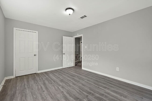 Building Photo - 709 S 7th St