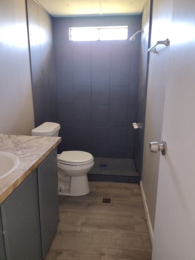 Building Photo - 3 Bedroom/2 Bath home on large fenced lot