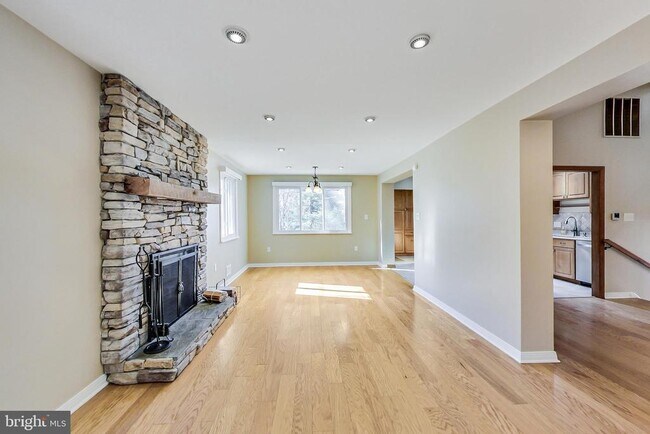 Building Photo - 11407 Woodson Ave