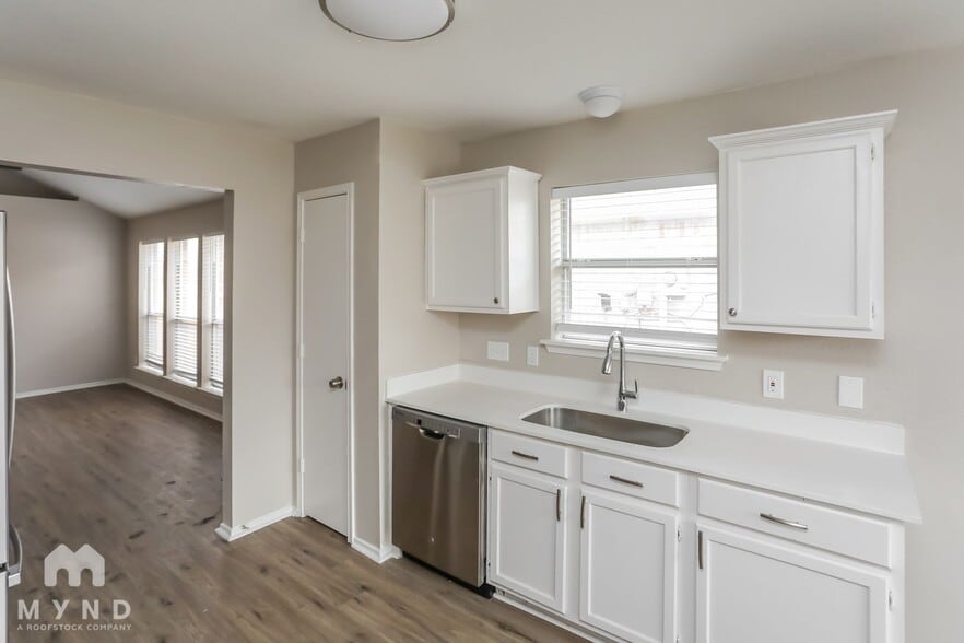 Building Photo - 4725 Orchard Ridge Dr