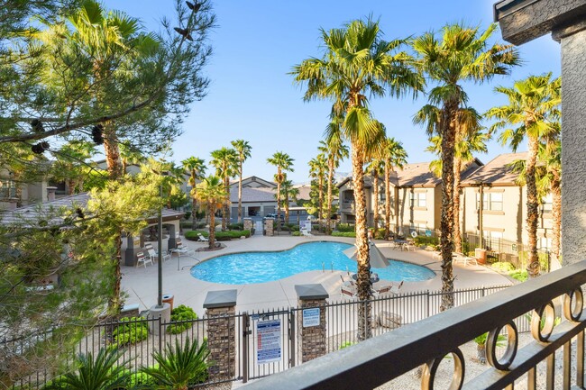 Building Photo - Comfort & Convenience: Modern 2-Bed, 2-Bat...