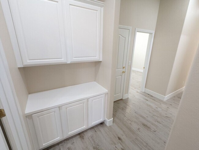 Building Photo - 9976 Liberty View Rd