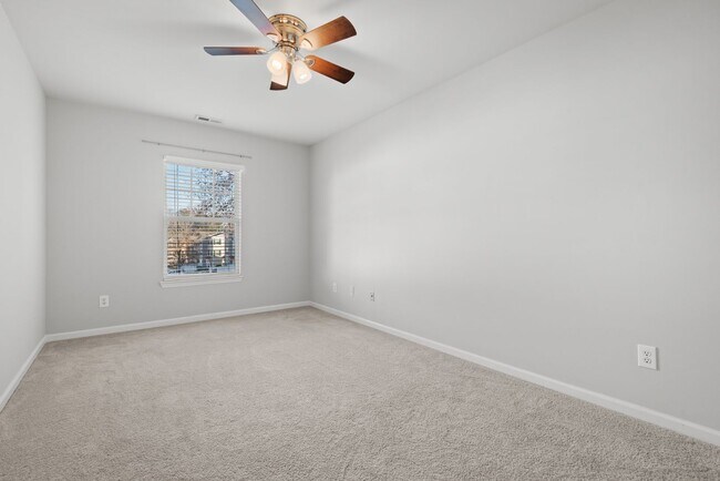 Building Photo - Town House in North Raleigh- Available Now