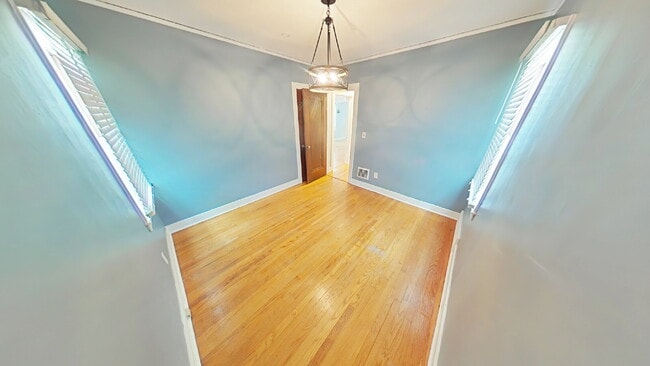 Building Photo - "3-Bed Home with Gleaming Hardwood Floors ...