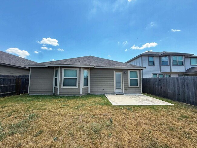 Building Photo - 3-Bed, 2-Bath Tribute Ranch Home w/ Office...