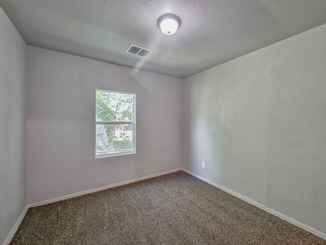 Building Photo - Newly Remodeled FOUR bedroom home in Spencer! FOR RENT!