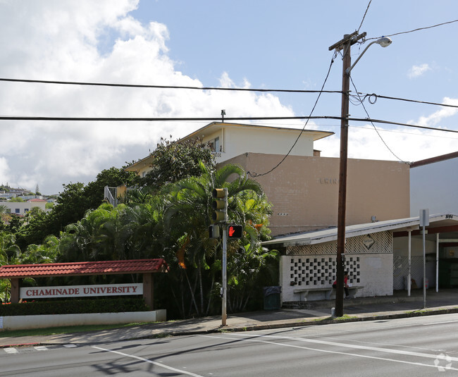 Building Photo - 3154 Waialae Ave