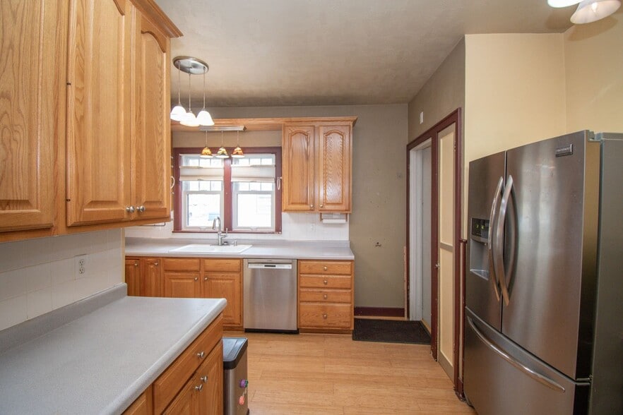 Building Photo - 2116 S Euclid Ave