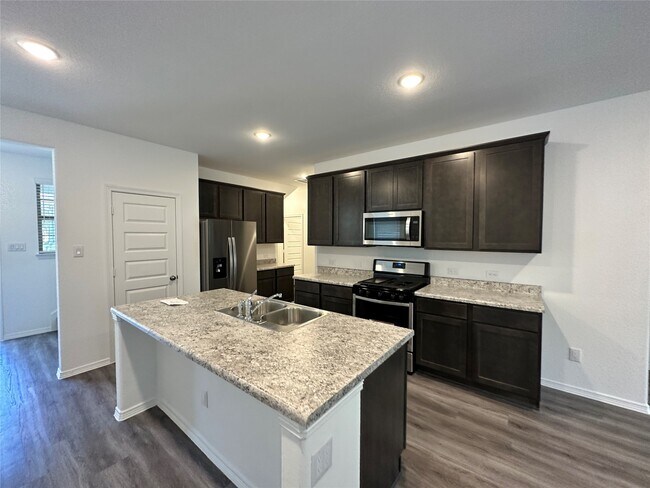 Building Photo - 16572 Moss Ln