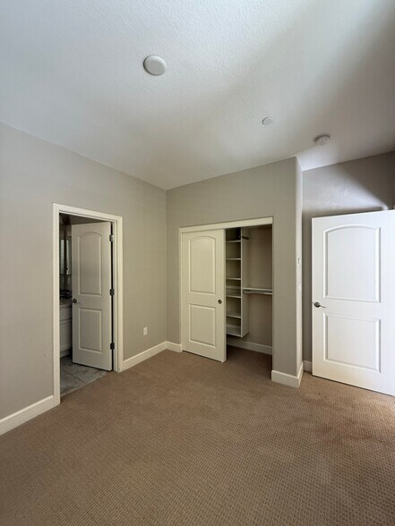Building Photo - 244 Selby Lane