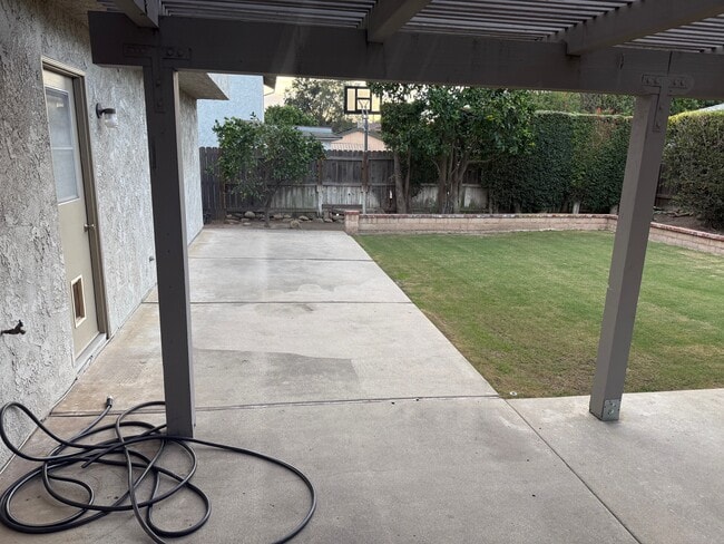 Building Photo - 6237 Hunter St