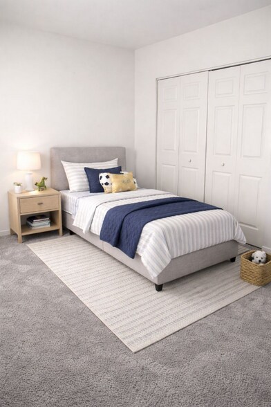 Building Photo - 725 Hamilton Ct