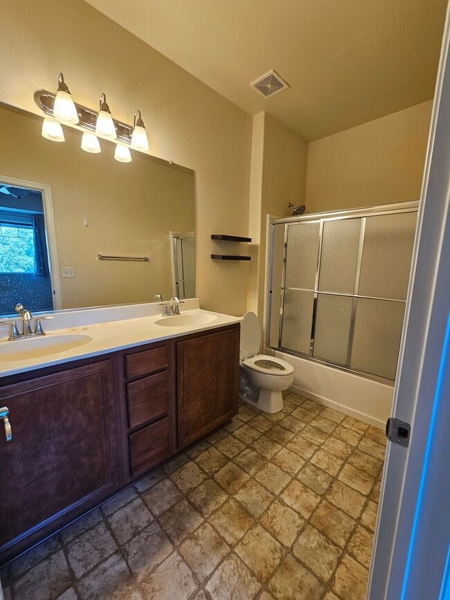 Building Photo - 2 Bedroom 2.5 Bath Close to UNR!