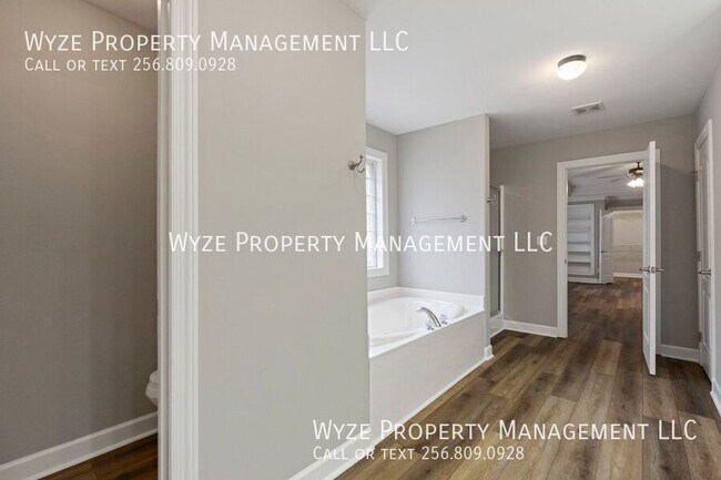 Building Photo - 104 Hardiman Pl Ln