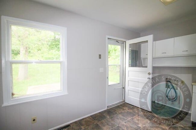 Building Photo - Spacious 2 Bedroom 1 Bathroom Unit in La V...