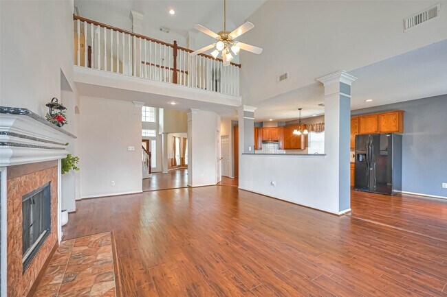 Building Photo - 1007 Riverchase Dr