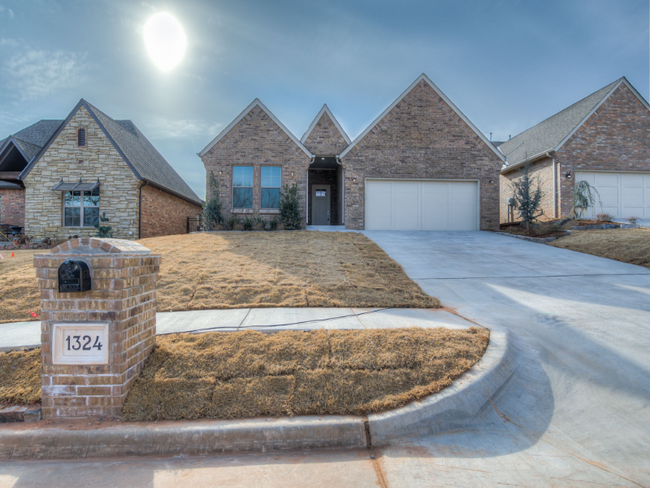 Building Photo - 1324 Chelham Ln
