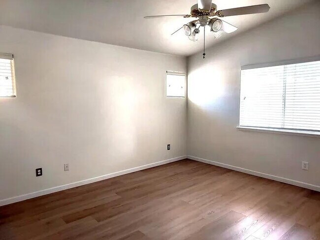 Building Photo - The 3-Bd , 2-Bth home is freshly renovated with new paint, new blinds and has newer appliances, w...
