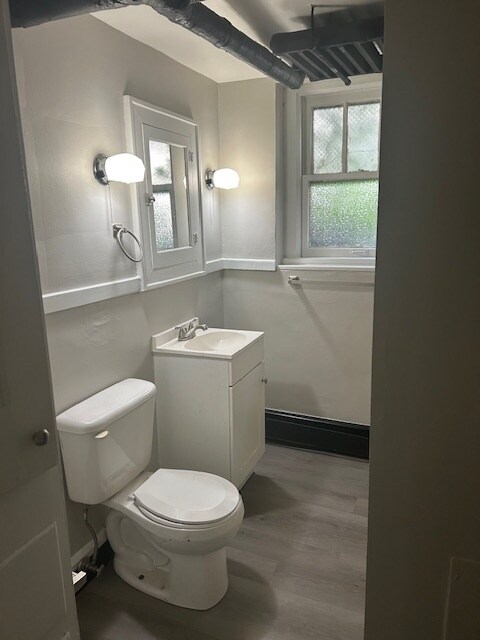 Building Photo - 598 Blaine Ave