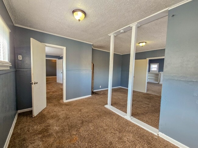 Building Photo - 3 Bed home in Shawnee!