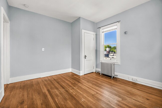 Building Photo - 2679 Fairfield Ave