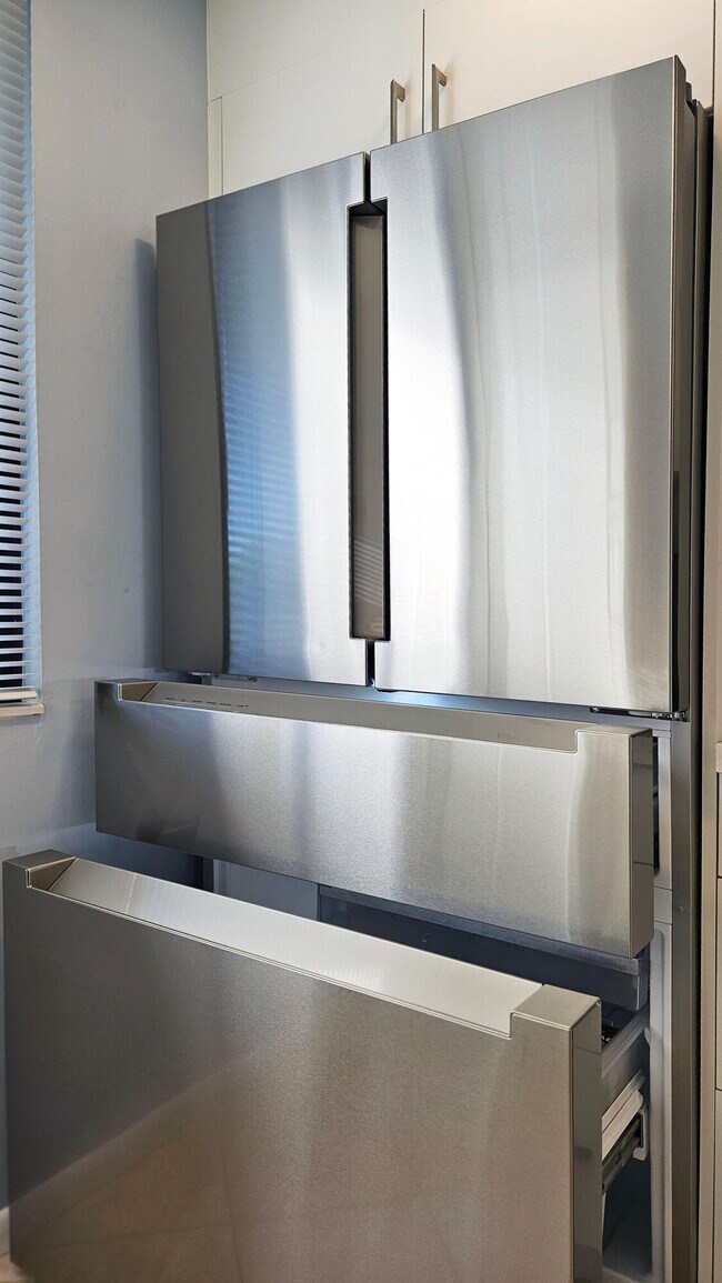 Building Photo - 501 S Seas Dr