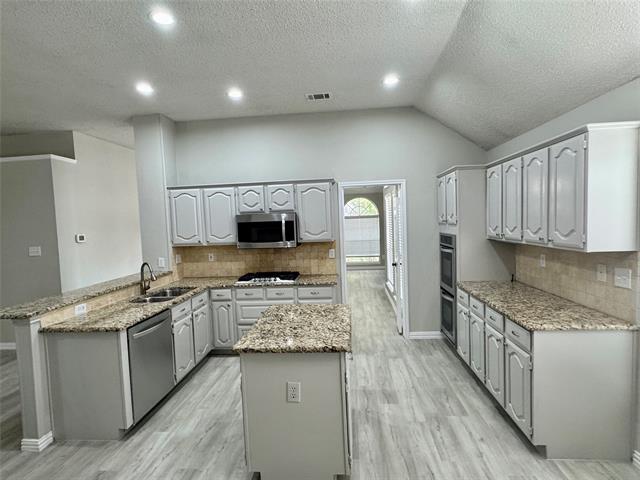 Building Photo - 711 Cottonwood Bend Dr