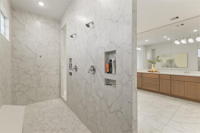 Building Photo - 17366 Camillia Trails