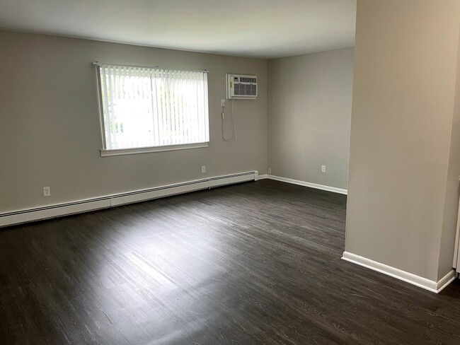 Building Photo - Conlin Park Apartments
